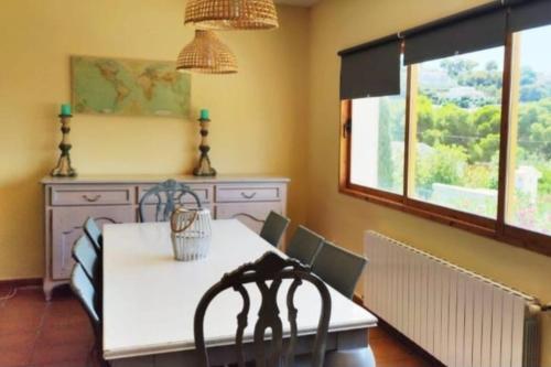 Immaculate 5-bed Villa In Xabia