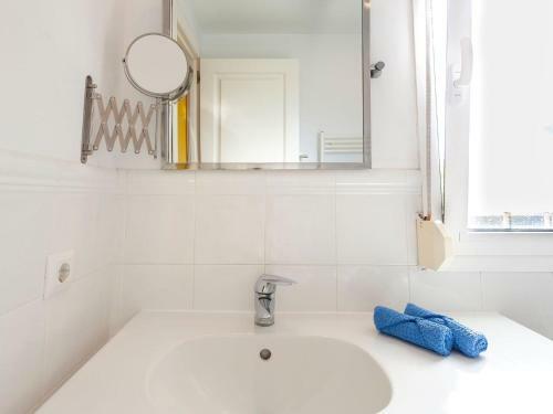 Vibrant Chalet In Cala Mendia Near Beach
