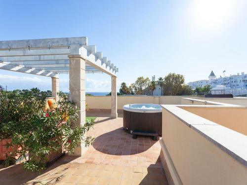 Vibrant Chalet In Cala Mendia Near Beach
