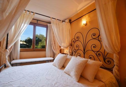 El Toro Villa Sleeps 8 With Pool Air Con And Wifi