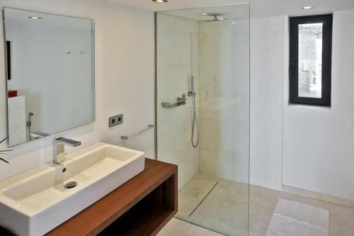 Rent This Luxury Villa With Private Pool, Ibiza Villa 1032