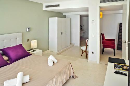 Rent This Luxury Villa With Private Pool, Ibiza Villa 1032