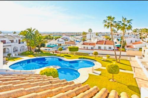 2-bed Apartment 10 Min Drive To The Beach!