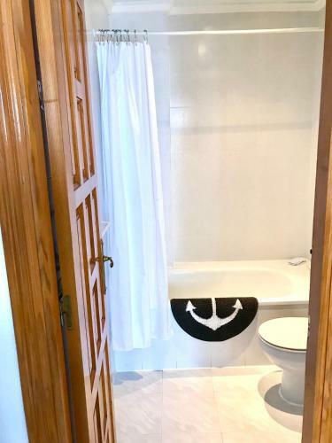 2-bed Apartment 10 Min Drive To The Beach!