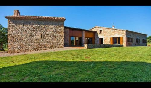 Montcortes Villa Sleeps 11 With Pool