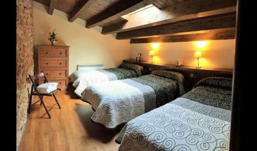 Montcortes Villa Sleeps 11 With Pool