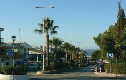 Two-bedroom Apartment In Riviera Del Sol