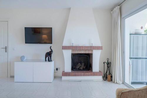 Stunning 2-bedroom Apartment Close To The Beach