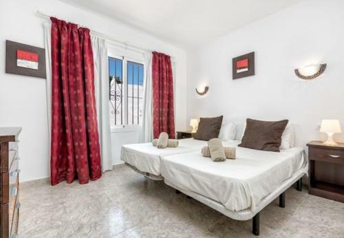 Cabopino Apartment Sleeps 4 Pool Air Con Wifi