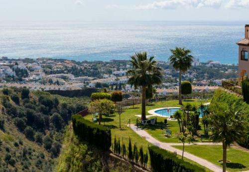 Cabopino Apartment Sleeps 4 Pool Air Con Wifi