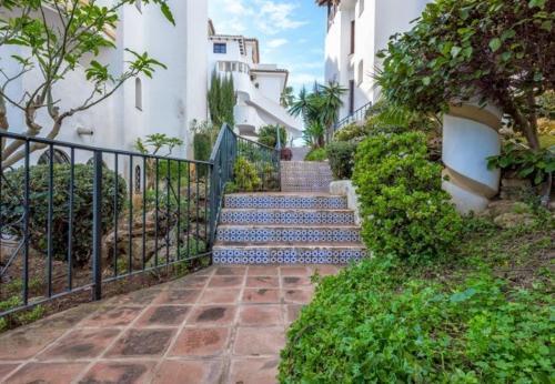 Cabopino Apartment Sleeps 4 Pool Air Con Wifi