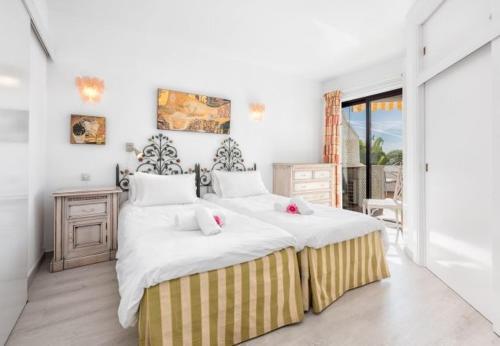 Cabopino Apartment Sleeps 4 Pool Air Con Wifi