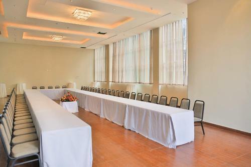 Magnolia Hotel & Conference Center