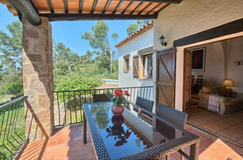 Fornells Holiday Home Sleeps 6 With Pool And Wifi