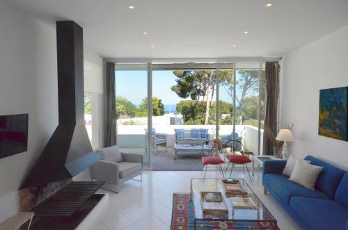 Fornells Holiday Home Sleeps 6