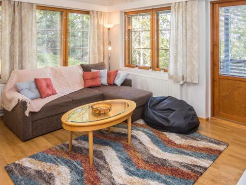 Holiday Home Karhunvartijan Pirtti C1