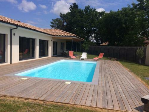 Nouveau : Villa 5 Chambres Avec Piscine