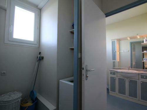 G�te Andoins, 3 Pi�ces, 4 Personnes - Fr-1-384-399