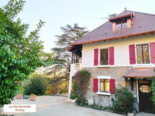 Apartamentos Villa Serandite Maison de Famille