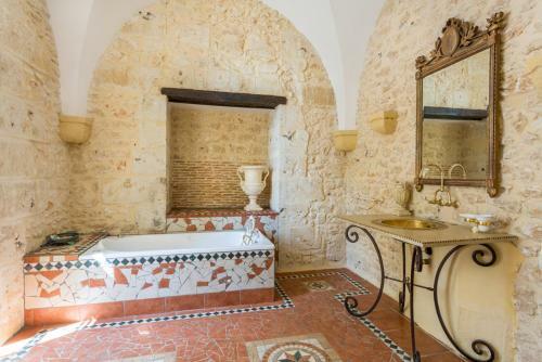 Le Moulinaud Chateau Sleeps 12 Pool Wifi