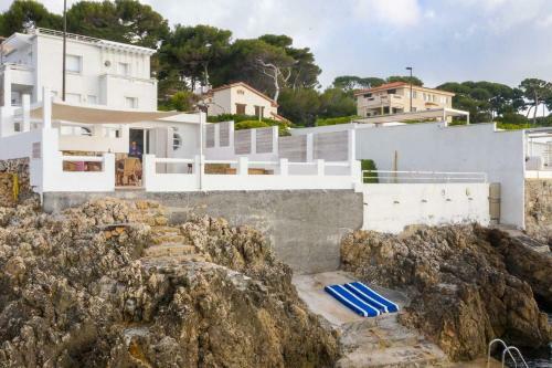 Bnb Renting Cap D'antibes Seafront Direct Access To The Sea