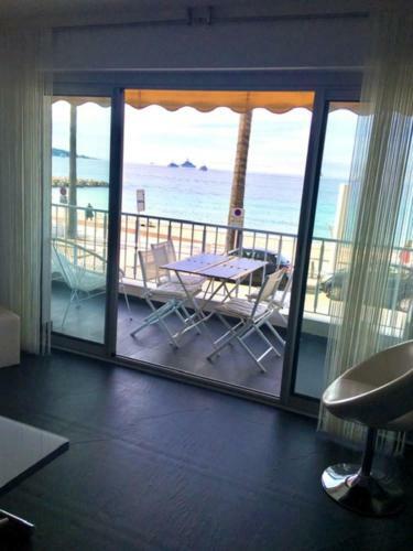 Charming Apartment Facing The Sea - Juans Les Pins