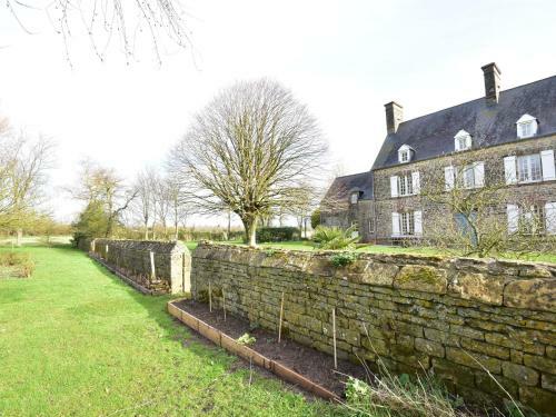 Beautiful Holiday Home With Courtyard In Appeville