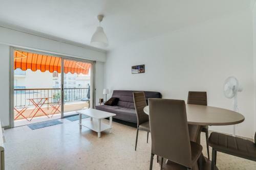 Apartamento C�res Furnished Flat