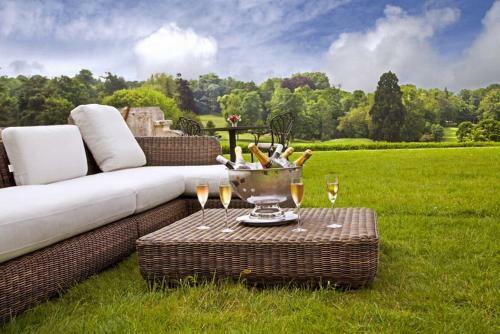 Attainville Chateau Sleeps 27 Wifi
