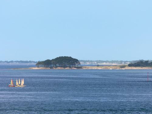 Holiday Home Maison Du Phare de Port-navalo