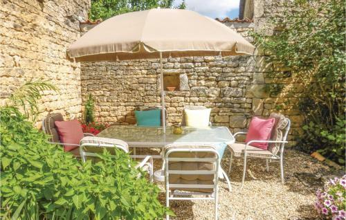 Three-bedroom Holiday Home In Salles Les Aulnay