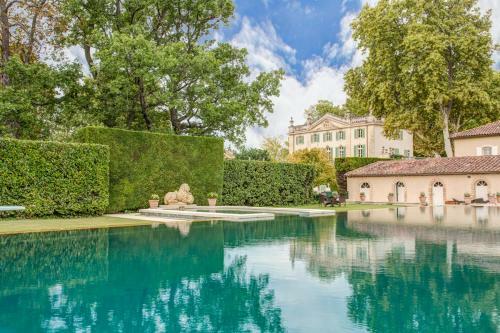 Serres Chateau Sleeps 29 Pool Air Con Wifi