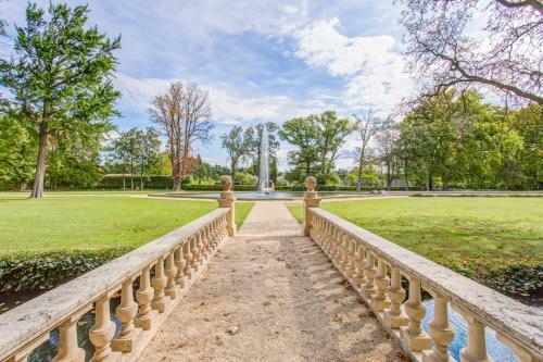 Serres Chateau Sleeps 29 Pool Air Con Wifi