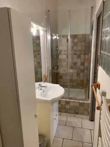 Well-located Apartment In Avignon