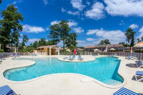 Hotel Barbaste Domaine Du Golf D'albret 3p6