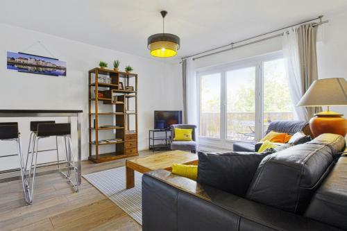 Bright Apartment With Loggia In Bayonne