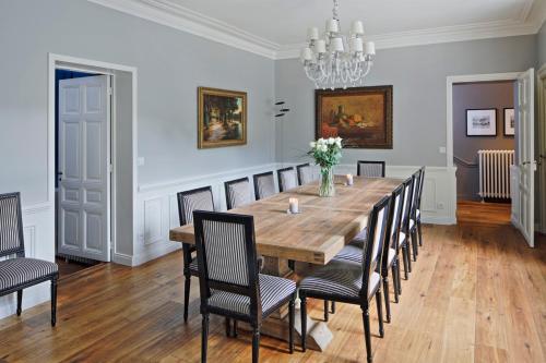 Bayeux Chateau Sleeps 18