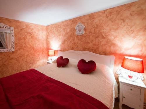 G�te De Bellevue Avec Piscine Int�rieure Privative