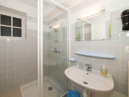 G�te De Bellevue Avec Piscine Int�rieure Privative