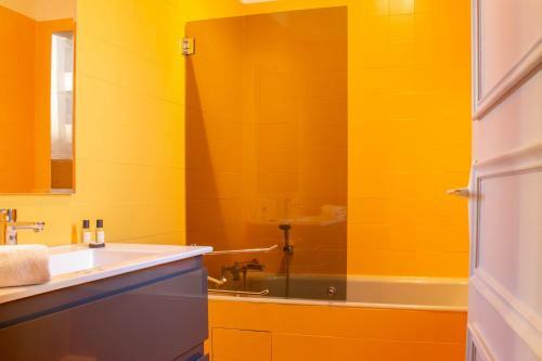 Guestready - Spacious 3-bdr Apartment Near La Grande Plage