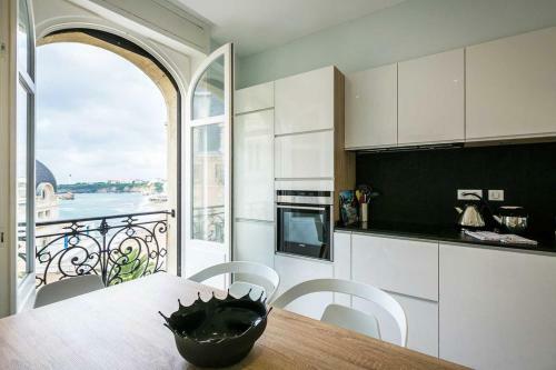 Bellevue Keyweek Elegant Apartment With Elevator Ocean Views In Biarritz