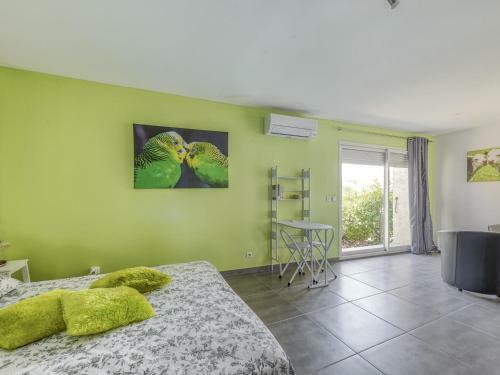 Magnificent Holiday Home In Bize-minervois With Jacuzzi