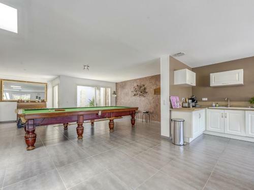 Magnificent Holiday Home In Bize-minervois With Jacuzzi