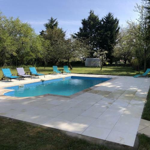 Blacksmiths Apartment In Blanzay - 1 Bed