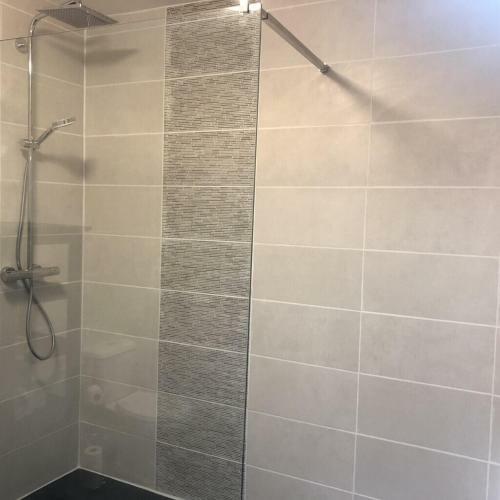 Blacksmiths Cottage In Blanzay - 3 Beds