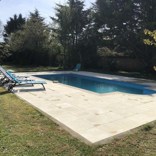 Blacksmiths Cottage In Blanzay - 3 Beds