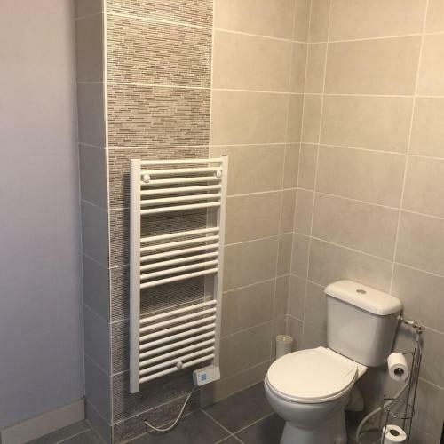 Blacksmiths Cottage In Blanzay - 3 Beds