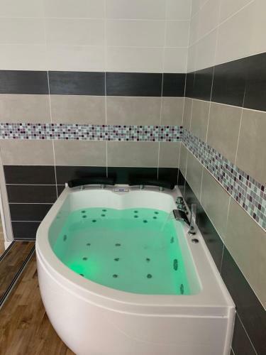 Apartamento Les Appartements D'au Coin Du Spa