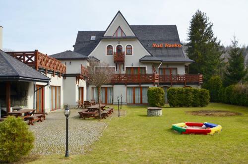 Hostal Poduszka Pensjonat Nad Rzek?