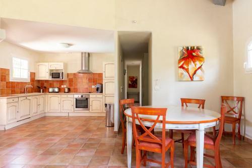 Callian Villa Sleeps 6 With Pool Air Con And Wifi
